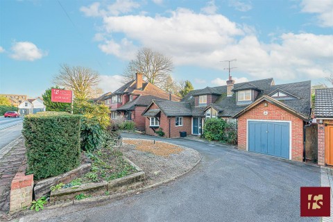 View Full Details for Waterloo Road, Crowthorne