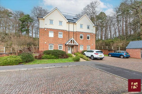 View Full Details for Phoenix Rise, Crowthorne