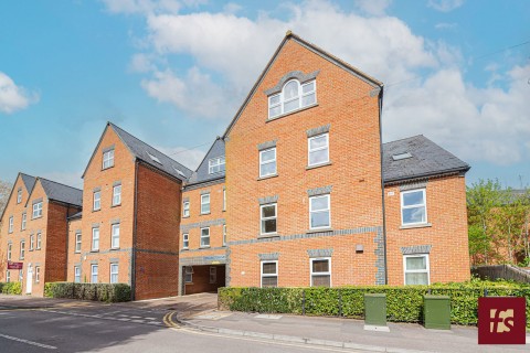 View Full Details for Heath Hill Road South, Crowthorne, Berkshire RG45 7BH