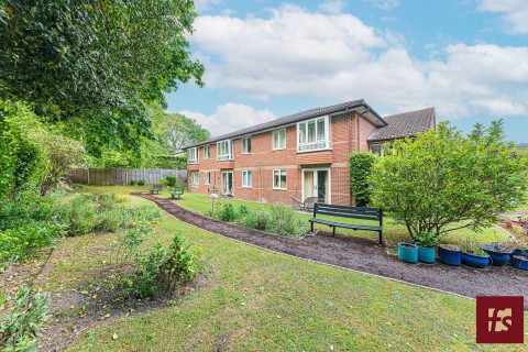 View Full Details for Oak Lodge, New Road, Crowthorne