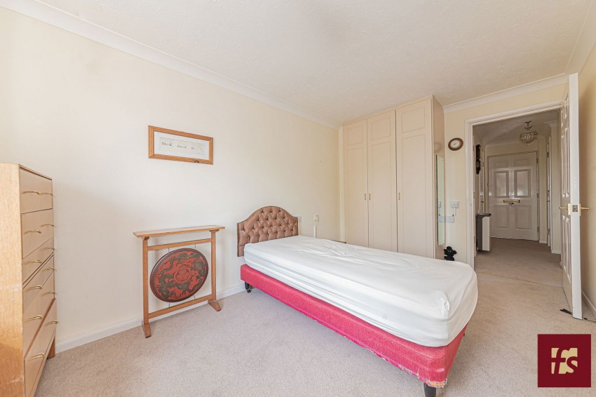 Images for Oak Lodge, New Road, Crowthorne