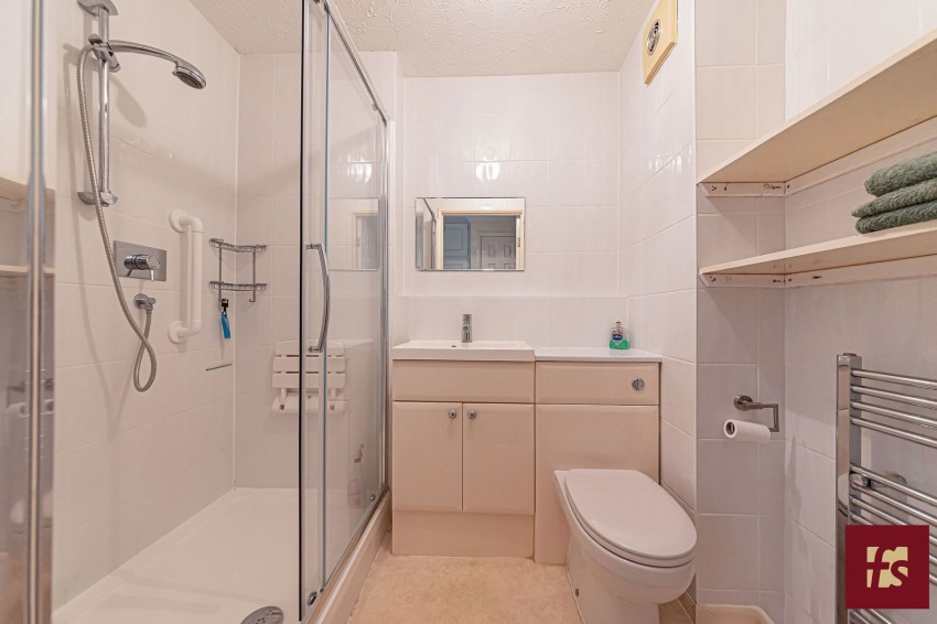 Images for Oak Lodge, New Road, Crowthorne