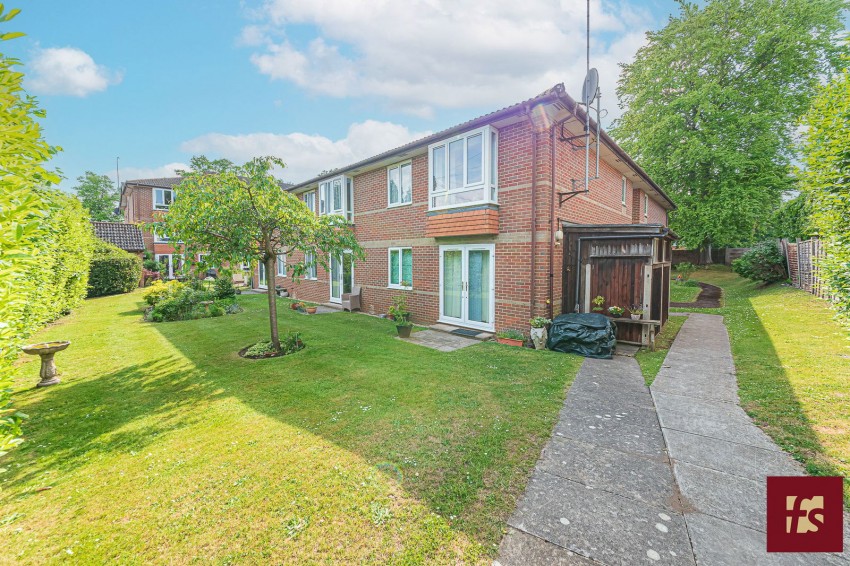 Images for Oak Lodge, New Road, Crowthorne