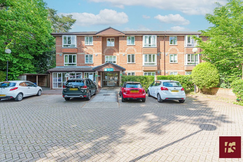 Images for Oak Lodge, New Road, Crowthorne
