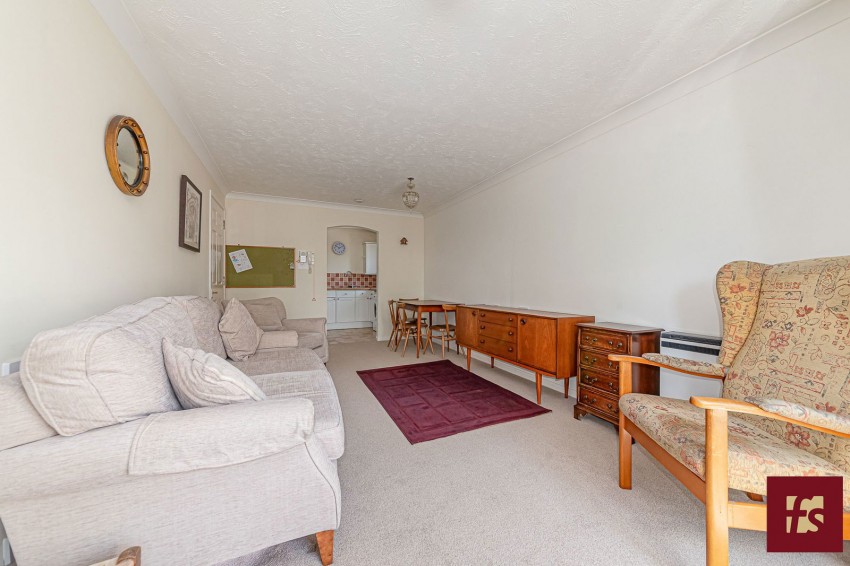 Images for Oak Lodge, New Road, Crowthorne