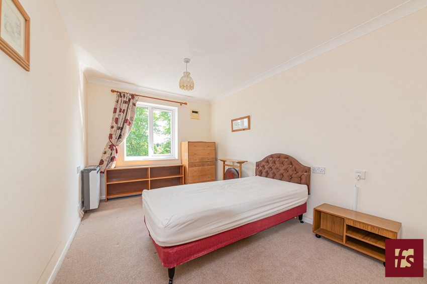 Images for Oak Lodge, New Road, Crowthorne