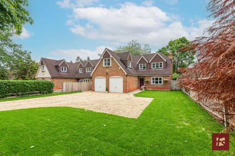 View Full Details for Wiltshire Avenue, Crowthorne