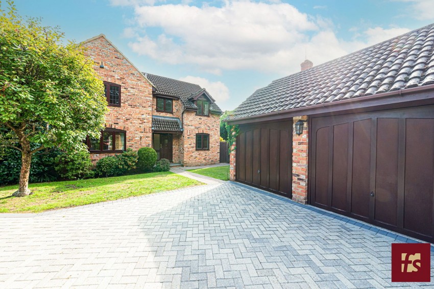 Images for Holmbury Avenue, Crowthorne, RG45 6TQ