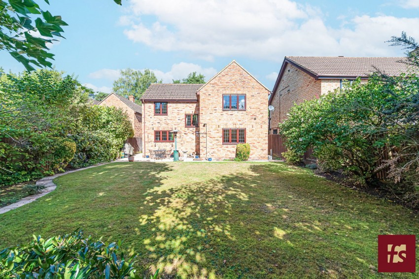 Images for Holmbury Avenue, Crowthorne, RG45 6TQ