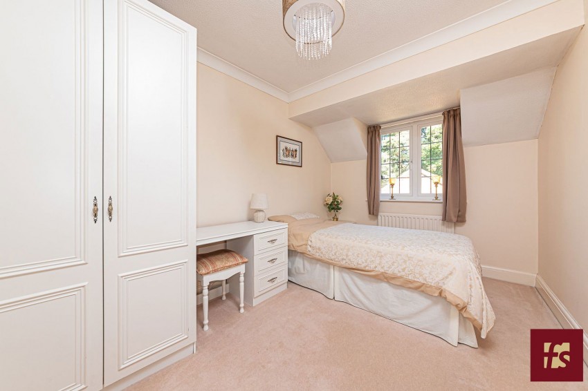 Images for Holmbury Avenue, Crowthorne, RG45 6TQ