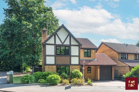 View Full Details for The Brackens, Crowthorne, RG45 6TB