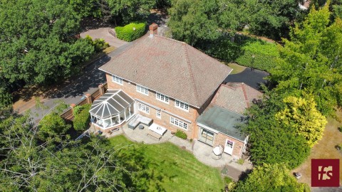 View Full Details for Talisman Close, Crowthorne, Berkshire, RG45 6JE