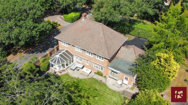 Talisman Close, Crowthorne, Berkshire, RG45 6JE