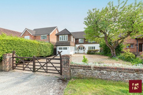 View Full Details for Pinehill Road, Crowthorne, Berkshire, RG45 7JR