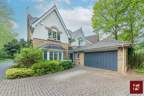 View Full Details for Queens Ride, Crowthorne, RG45 6LG