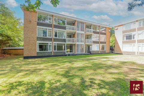 View Full Details for Linkway, Crowthorne, Berkshire, RG45 6ET