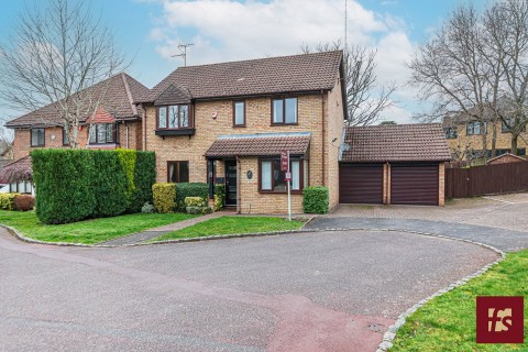 View Full Details for Chaucer Road, Crowthorne, Berkshire RG45 7QN