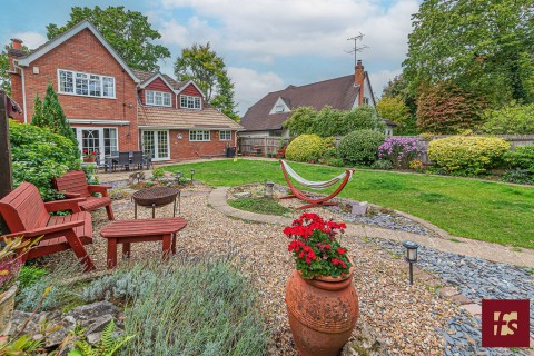 View Full Details for The Avenue, Crowthorne