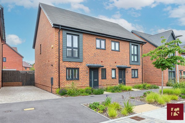 Dunlop Row, Crowthorne, Berkshire, RG45 6UA