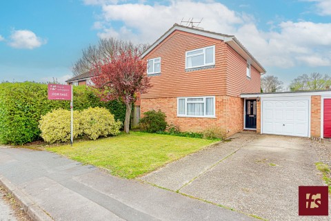 View Full Details for Pine Croft Road, Wokingham, RG41 4AL