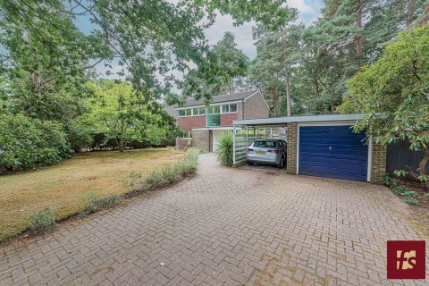 View Full Details for Edgcumbe Park Drive, Crowthorne, Berkshire, RG45 6HH