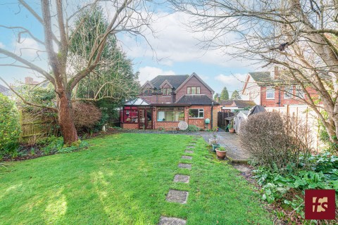 View Full Details for Pinewood Avenue, Crowthorne, Berkshire, RG45 6RR