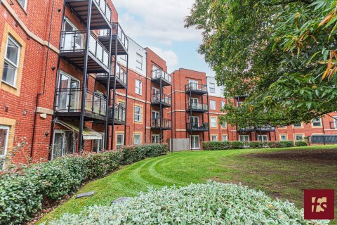 View Full Details for Edrich Grange, Crowthorne, RG45 7FJ