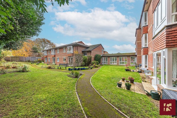 Oak Lodge, New Road, Crowthorne