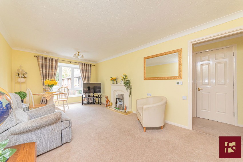 Images for Oak Lodge, New Road, Crowthorne