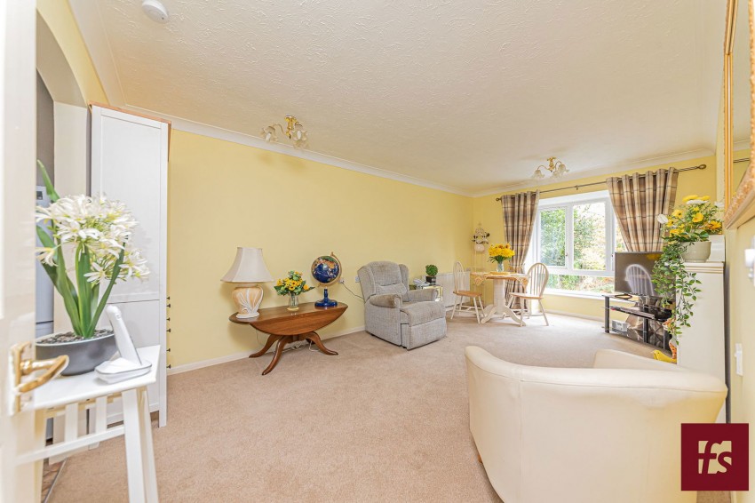 Images for Oak Lodge, New Road, Crowthorne
