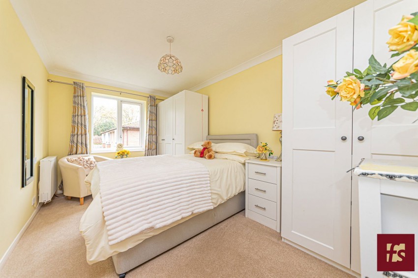 Images for Oak Lodge, New Road, Crowthorne
