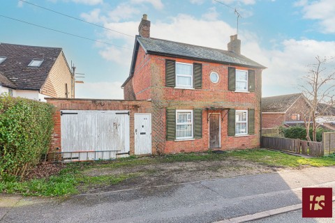 View Full Details for Cambridge Road, Crowthorne, Berkshire RG45 7ER