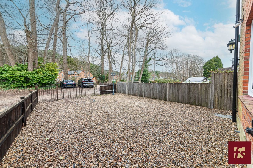 Images for Addiscombe Road, Crowthorne, Berkshire RG45 7JU