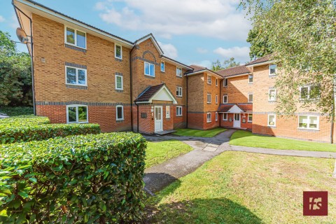 View Full Details for Masefield Gardens, Crowthorne, Berkshire