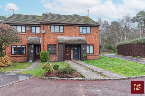 View Full Details for Otter Close, Crowthorne, RG45 6TN
