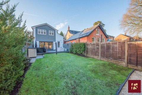 View Full Details for Longdown Road, Sandhurst, GU47 8QG