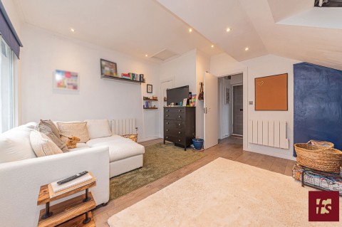 View Full Details for Seymour Court, Crowthorne, RG45 6AQ