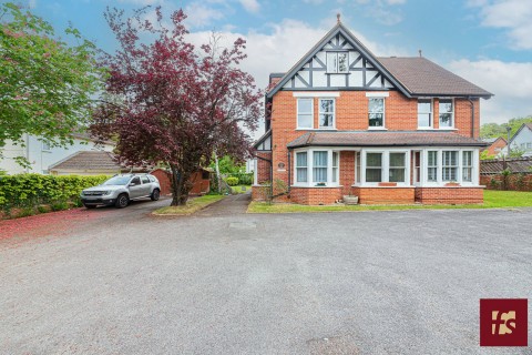 View Full Details for St Annes Court, Dukes Ride, Crowthorne, Berkshire RG45 6DN
