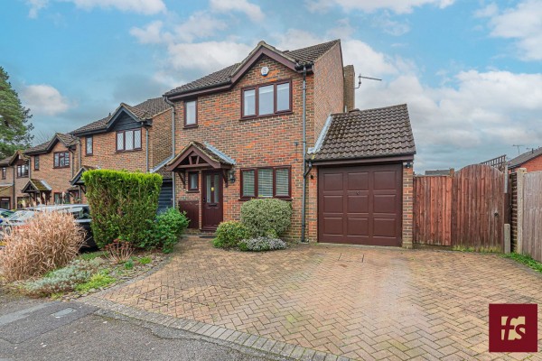 Horsham Road, Owlsmoor, Sandhurst, GU47 0YZ