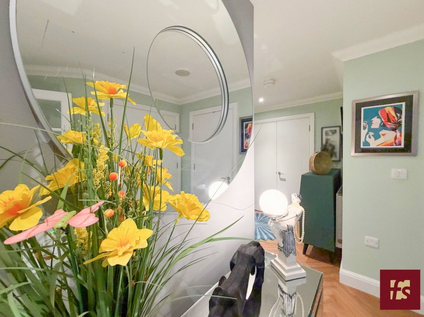Images for Fleur de lis, Dukes Ride, Crowthorne, Berkshire RG45 6AZ