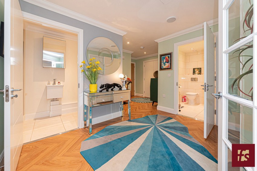 Images for Fleur de lis, Dukes Ride, Crowthorne, Berkshire RG45 6AZ