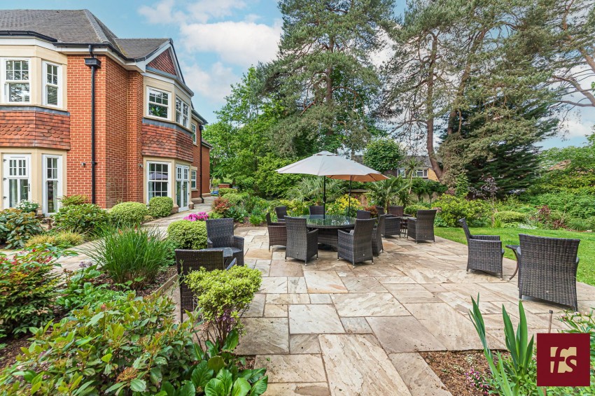 Images for Fleur de lis, Dukes Ride, Crowthorne, Berkshire RG45 6AZ