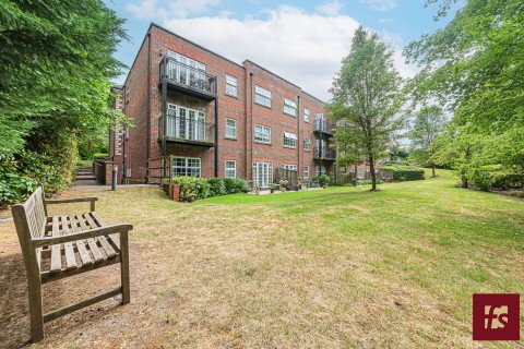 View Full Details for Wellesley Court, Dukes Ride, Crowthorne, Berkshire RG45 6DG