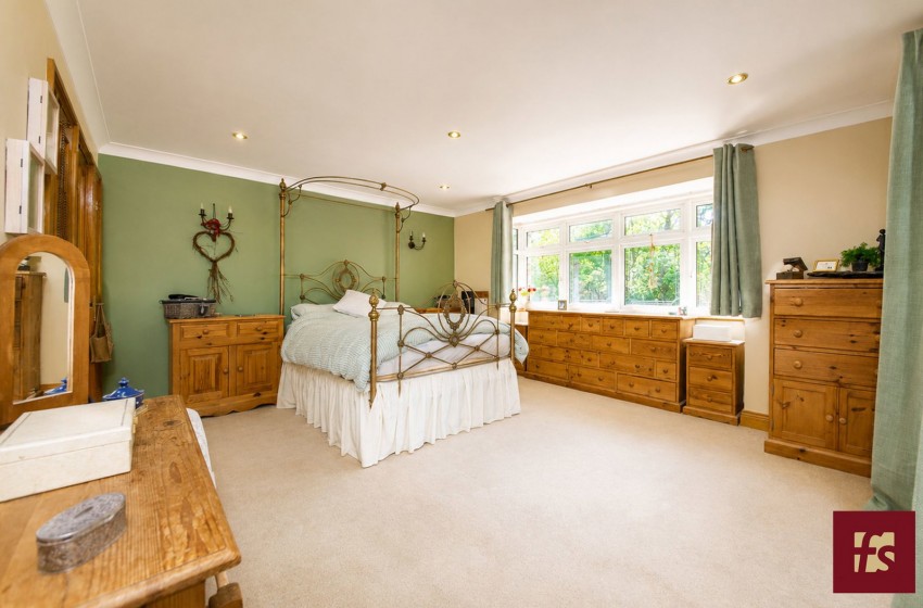 Images for Ravenswood Avenue, Crowthorne, Berkshire RG45 6AX