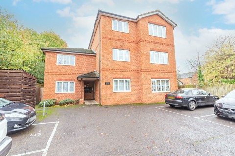 View Full Details for Kings Court, Kings Road, Crowthorne, Berkshire