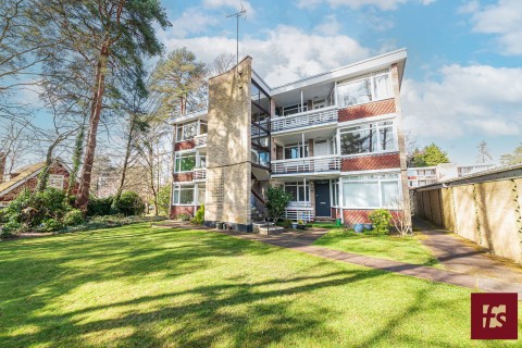 View Full Details for Linkway, Crowthorne, Berkshire, RG45 6ET