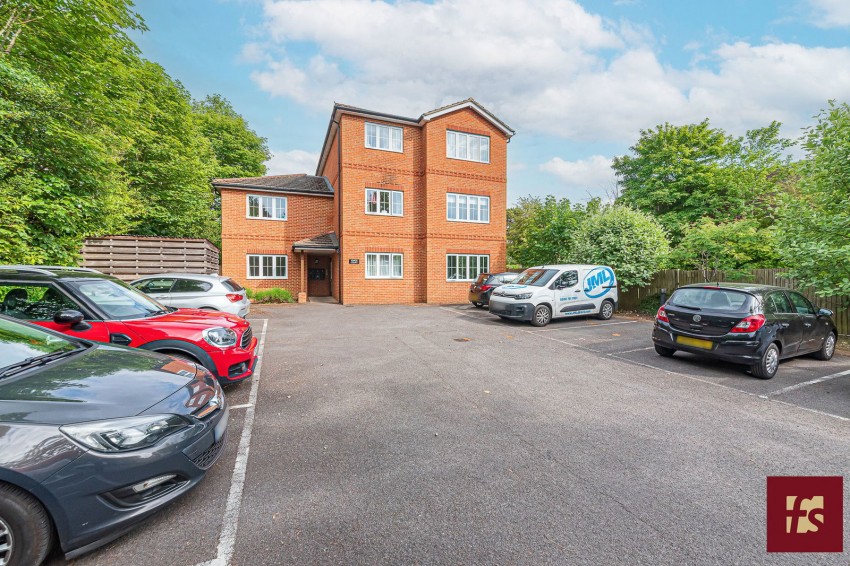 Images for 20 Kings Road, Crowthorne, Berkshire, RG45 7AE