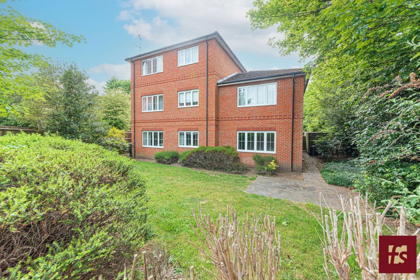 Images for 20 Kings Road, Crowthorne, Berkshire, RG45 7AE