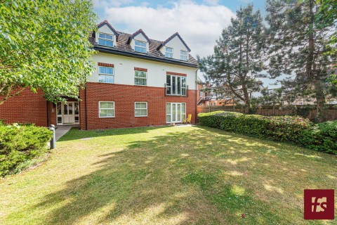 View Full Details for Cheney Court, Pinewood Avenue, Crowthorne, Berkshire, RG45 6RD