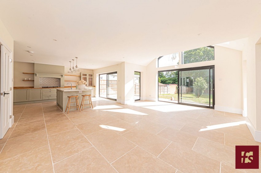 Images for 124 Owlsmoor Road, Owlsmoor, Sandhurst, Berkshire, GU47 0ST